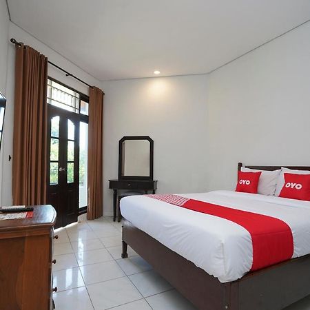 Отель Oyo 2122 Puri Sanur Экстерьер фото