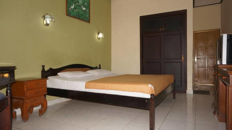 Отель Oyo 2122 Puri Sanur Экстерьер фото