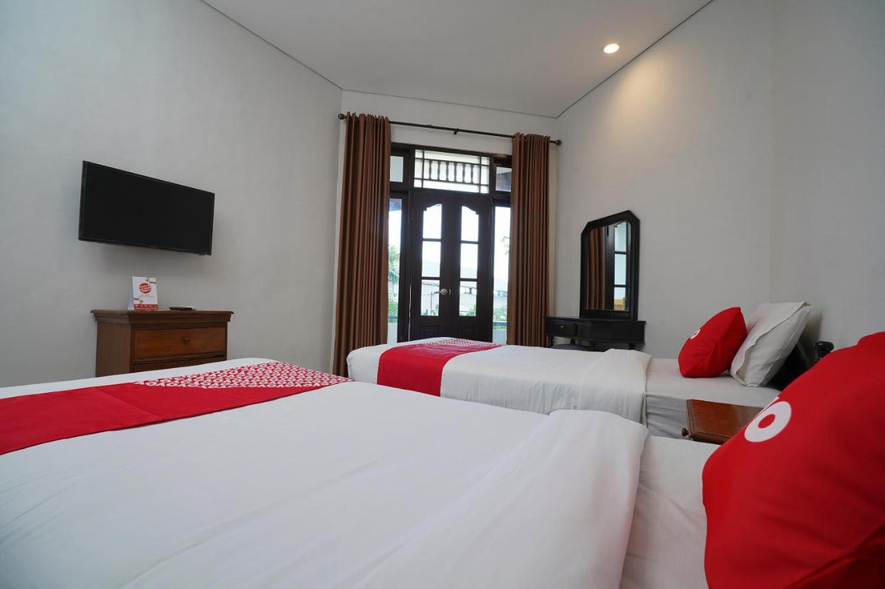 Отель Oyo 2122 Puri Sanur Экстерьер фото