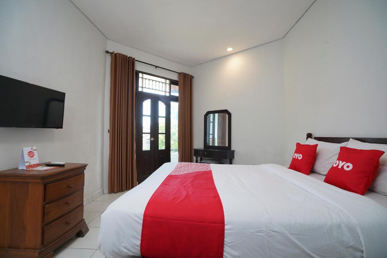 Отель Oyo 2122 Puri Sanur Экстерьер фото