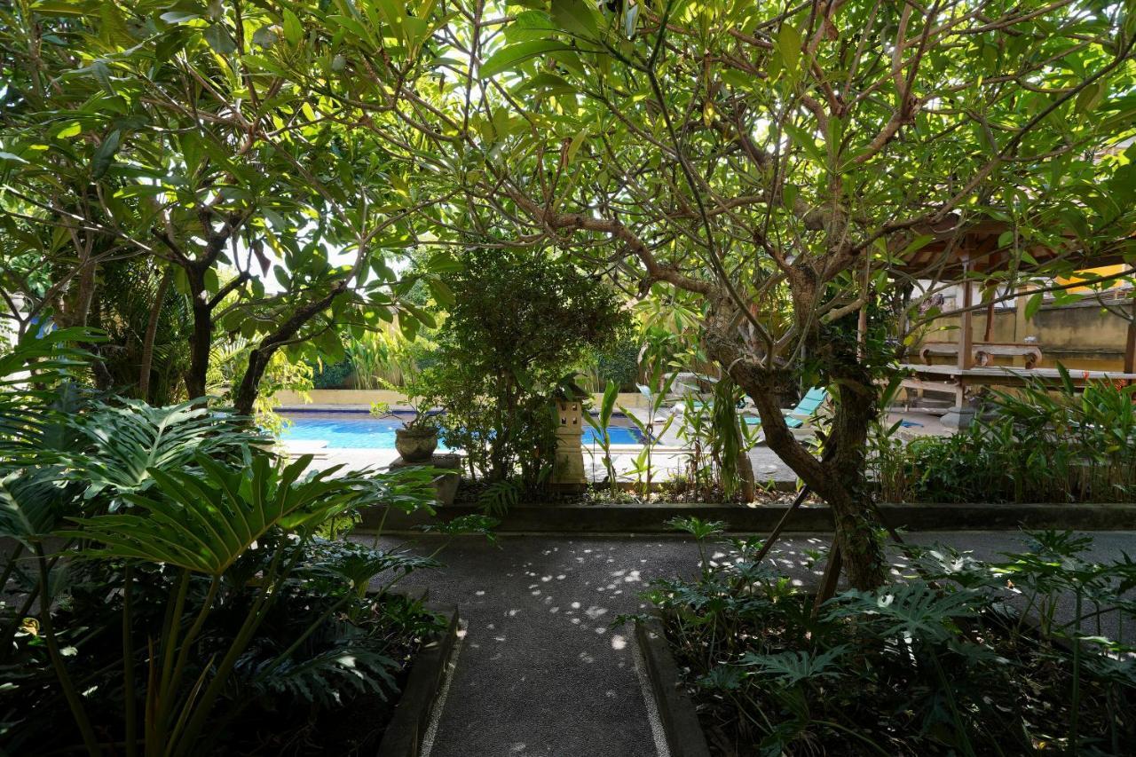 Отель Oyo 2122 Puri Sanur Экстерьер фото