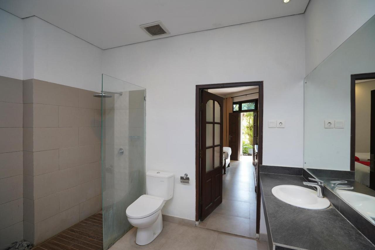 Отель Oyo 2122 Puri Sanur Экстерьер фото