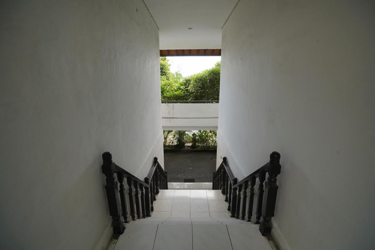 Отель Oyo 2122 Puri Sanur Экстерьер фото
